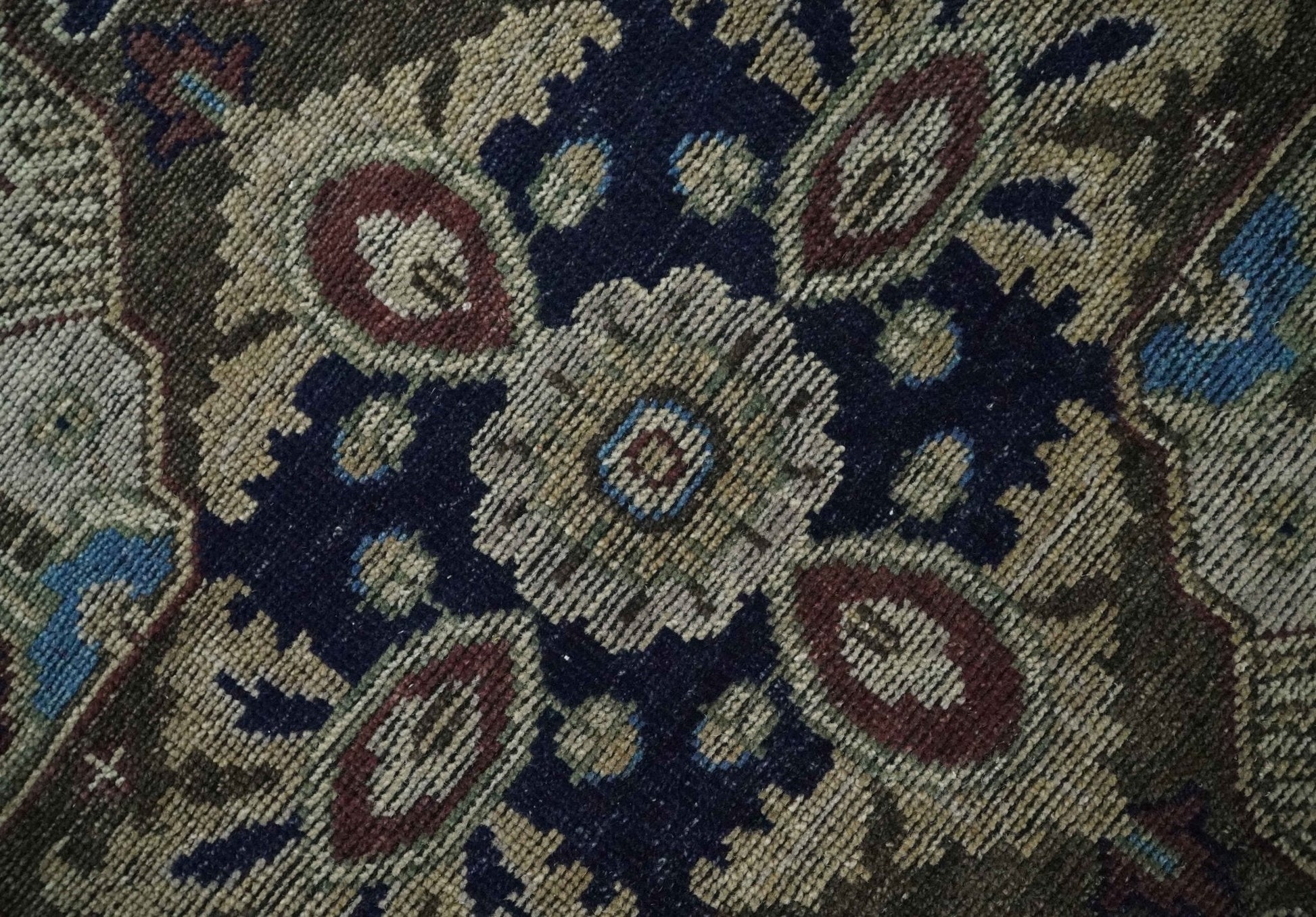 8x10 Antique look Brown, Beige and Blue Traditional Medallion wool Area Rug - Marsh and Manor Collective
