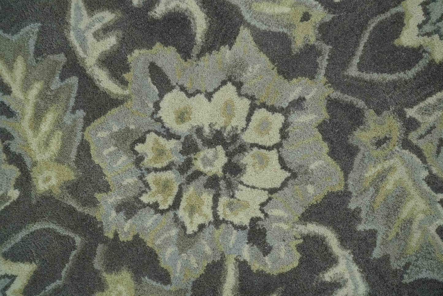 Antique Design 8x10 Charcoal and Beige Traditional Floral Hand Tufted rug - Marsh and Manor Collective