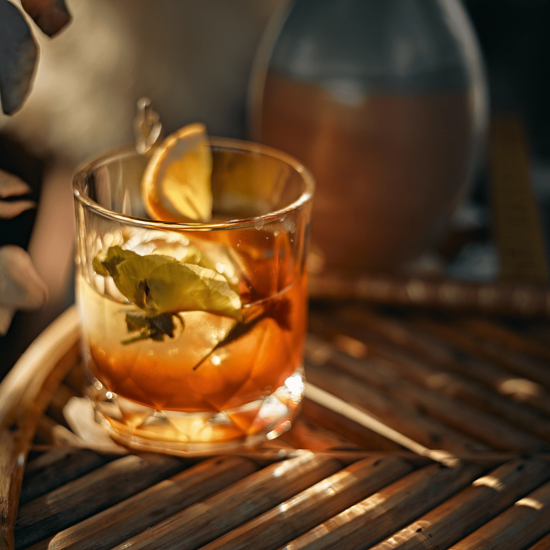 Apple Bourbon - Wood Wick Candle 8oz (Fall Candle) - Marsh and Manor Collective