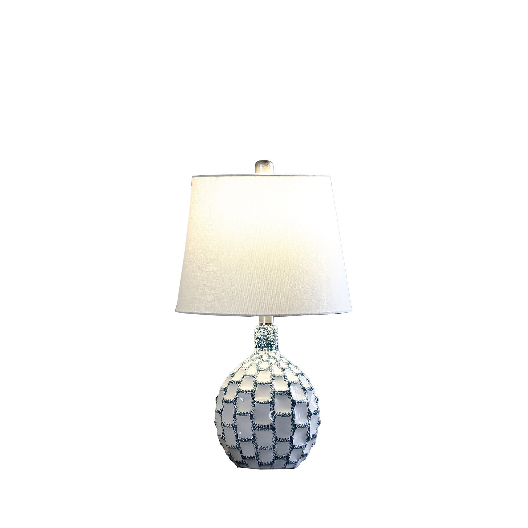 Hudson 20" Blue And White Ceramic Table Lamp With Off White Drum Shade - Marsh and Manor Collective