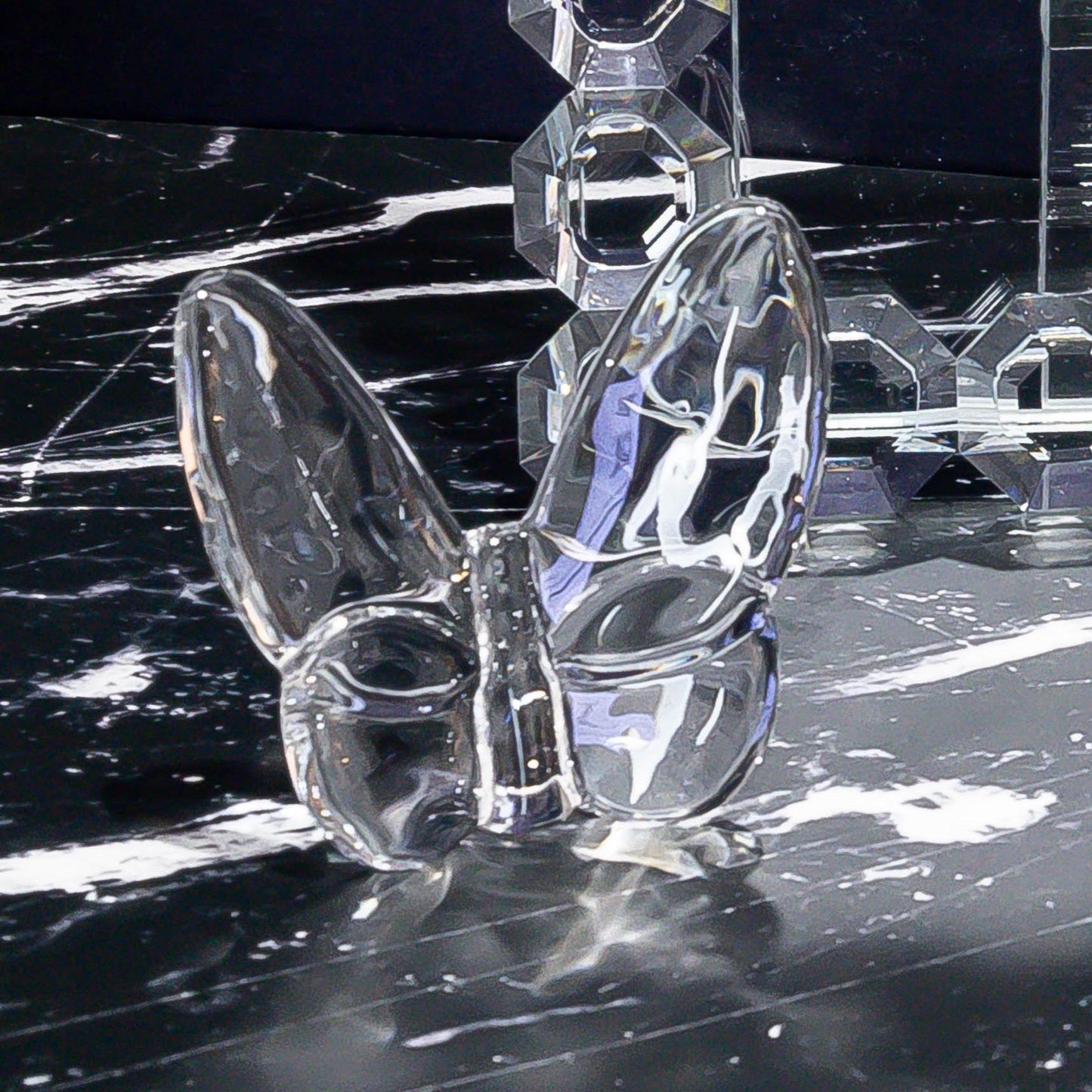 Le Mariposa Crystal Butterfly Figurine in Clear - Marsh and Manor Collective