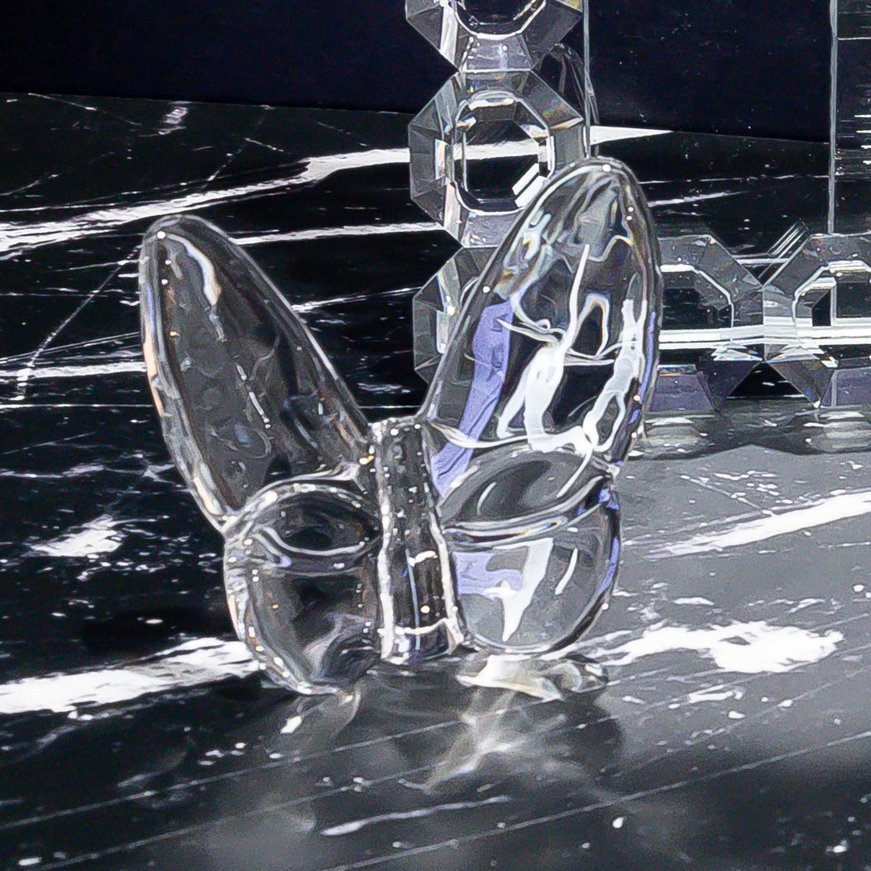 Le Mariposa Crystal Butterfly Figurine in Clear - Marsh and Manor Collective