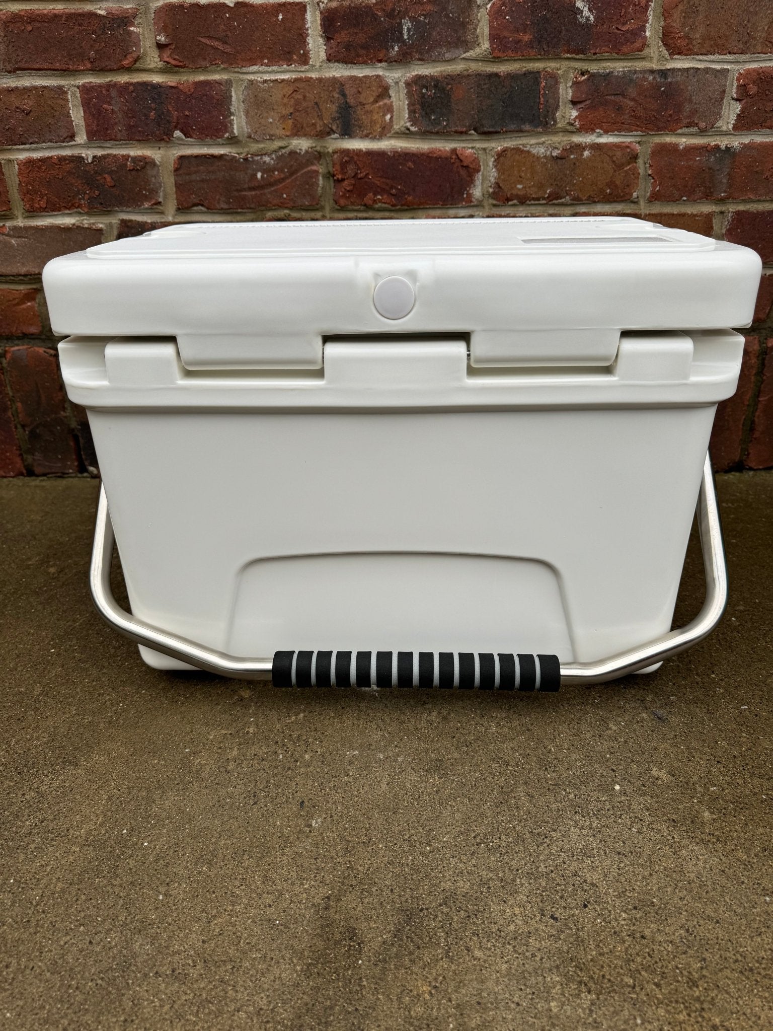 Polar Bear 20 Hard Cooler - Marsh and Manor Collective